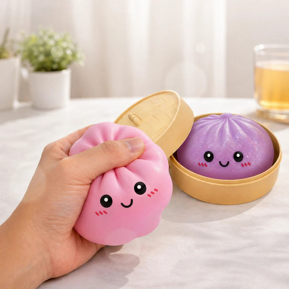 1+1 GRATUIT Jucărie antistres Squishy Dumpling 10 cm – Ultra moale, relaxantă, cu model surpriză în cutie